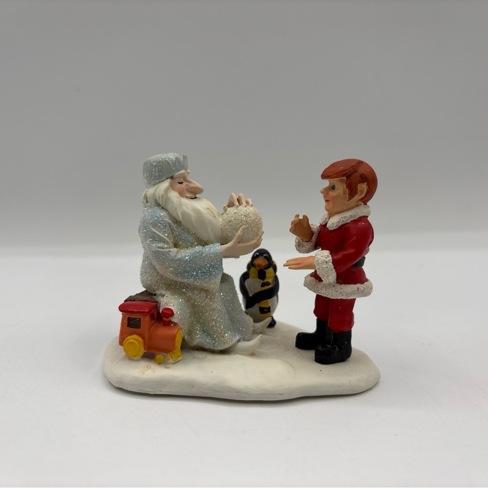 Department 56 2005 Vintage Santa Claus Is Coming To Town I See A Bright Future